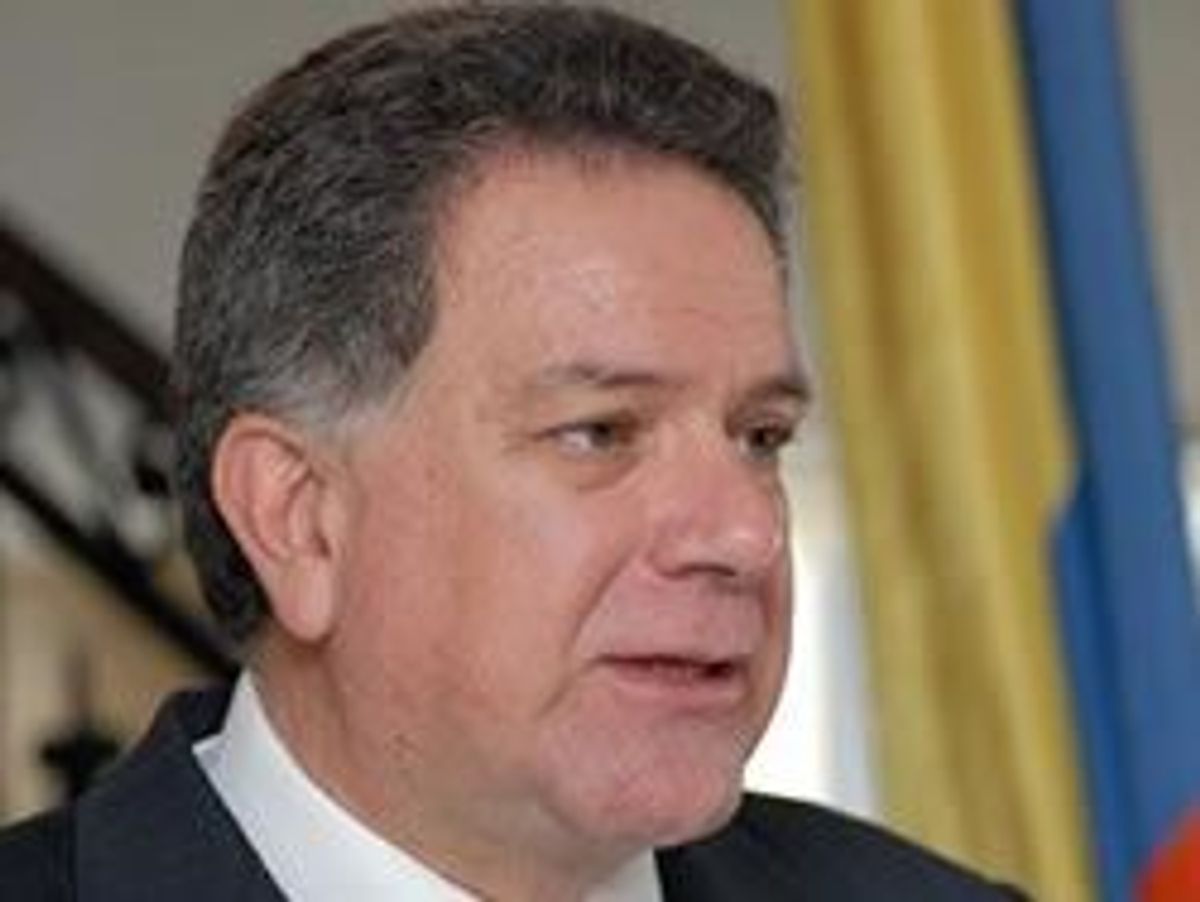 Uribe Vélez pide a presidente Santos intervenir en “venganza criminal” contra sus exfuncionarios