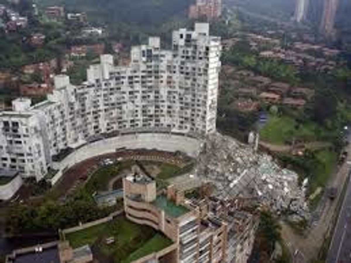 Desalojarán todas las torres del complejo Space en Medellín