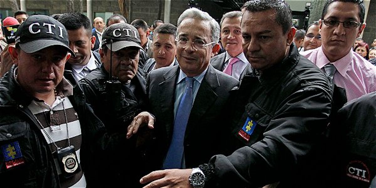 Uribe se sigue negando a entregar pruebas a la Fiscalía