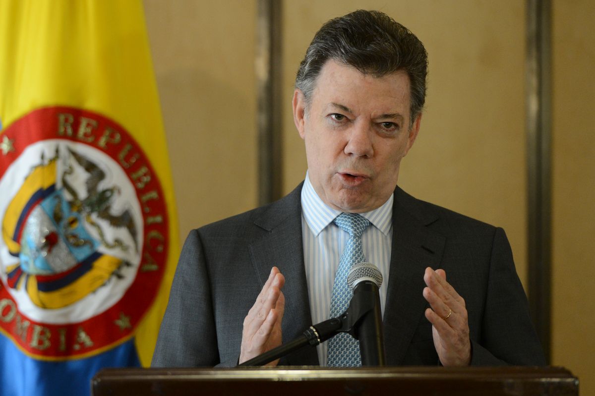 Santos anuncia que se opone al referendo contra la adopción gay