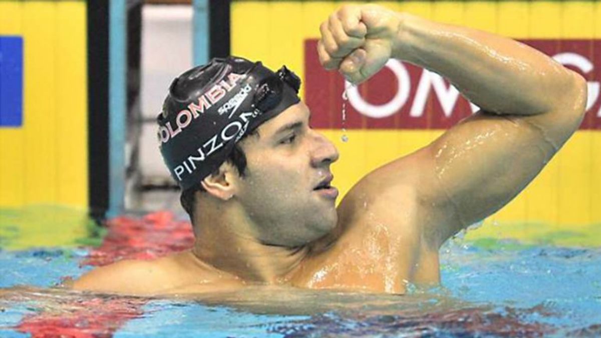 El nadador bogotano Ómar Pinzón se prepara para los Juegos Olímpicos