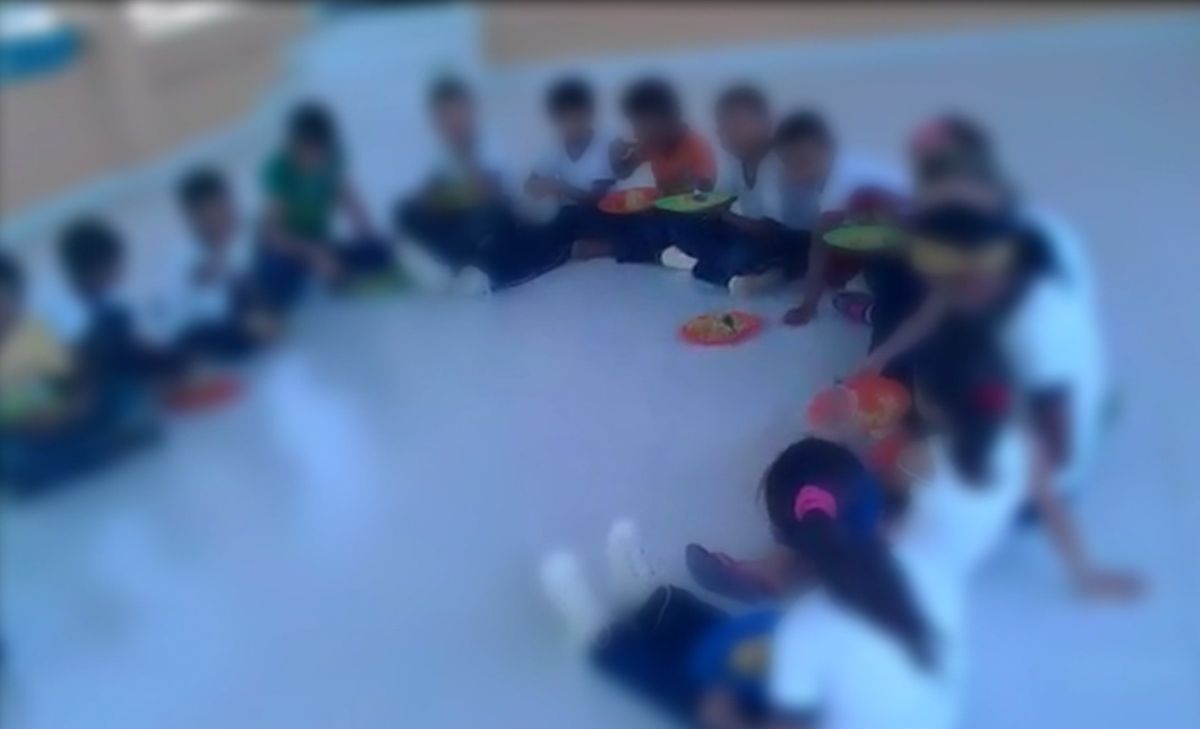 Niños de colegio de Sucre deben comer en el piso