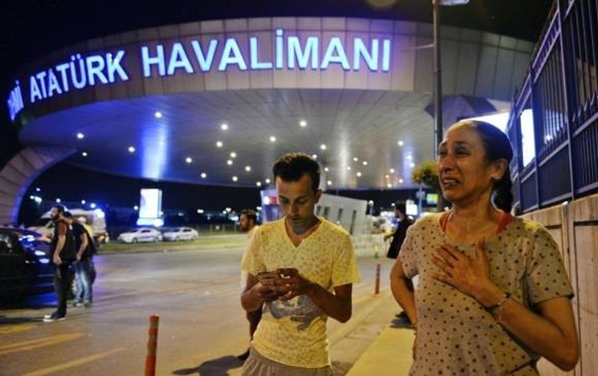 Aumenta a 41 los muertos por ataque en aeropuerto de Estambul