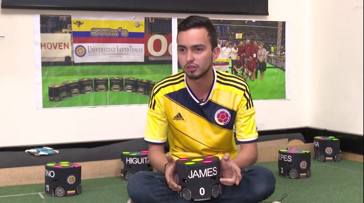 Colombianos van al Mundial de fútbol con robots