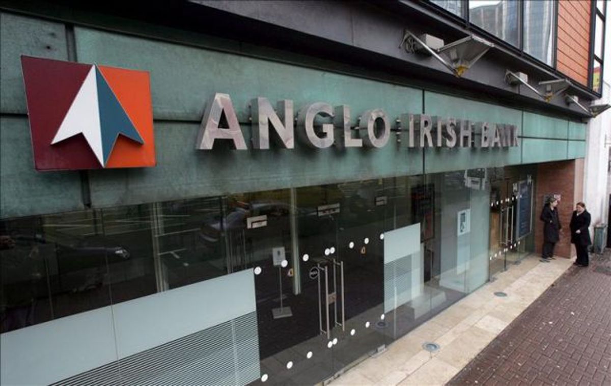 Dos ejecutivos del Banco Anglo-Irlandés fueron sentenciados a prisión