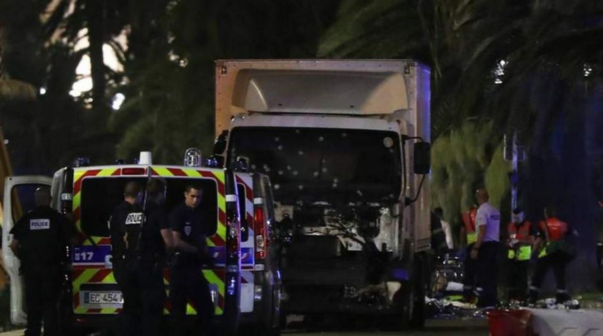 84 muertos en atentado con un camión en Niza