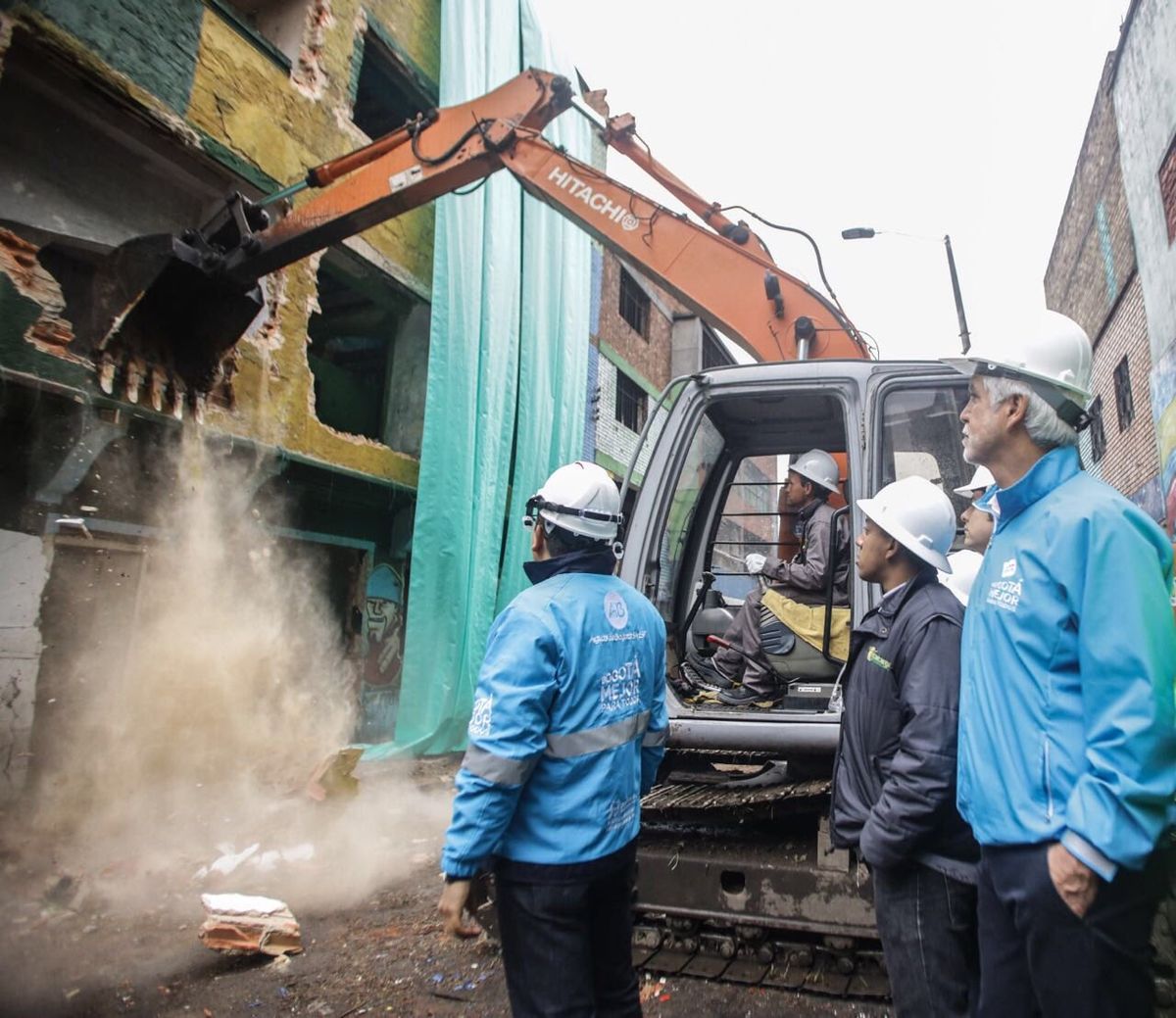 Arrancó demolición de edificios en el Bronx