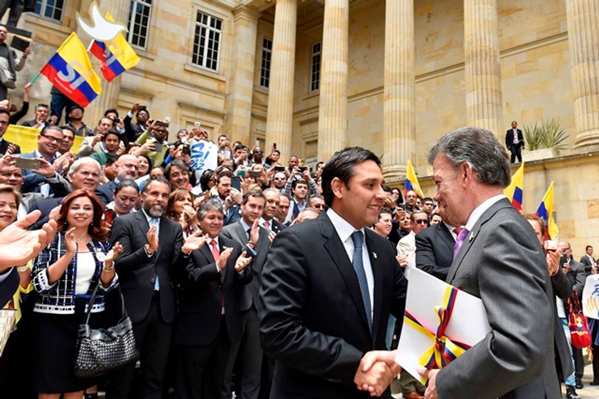 Santos declara el cese al fuego definitivo contra las Farc