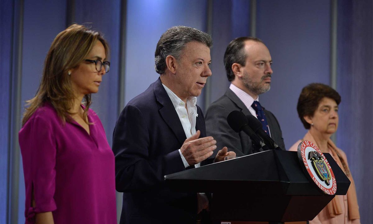 Santos publicó las declaraciones de renta de su gabinete ministerial