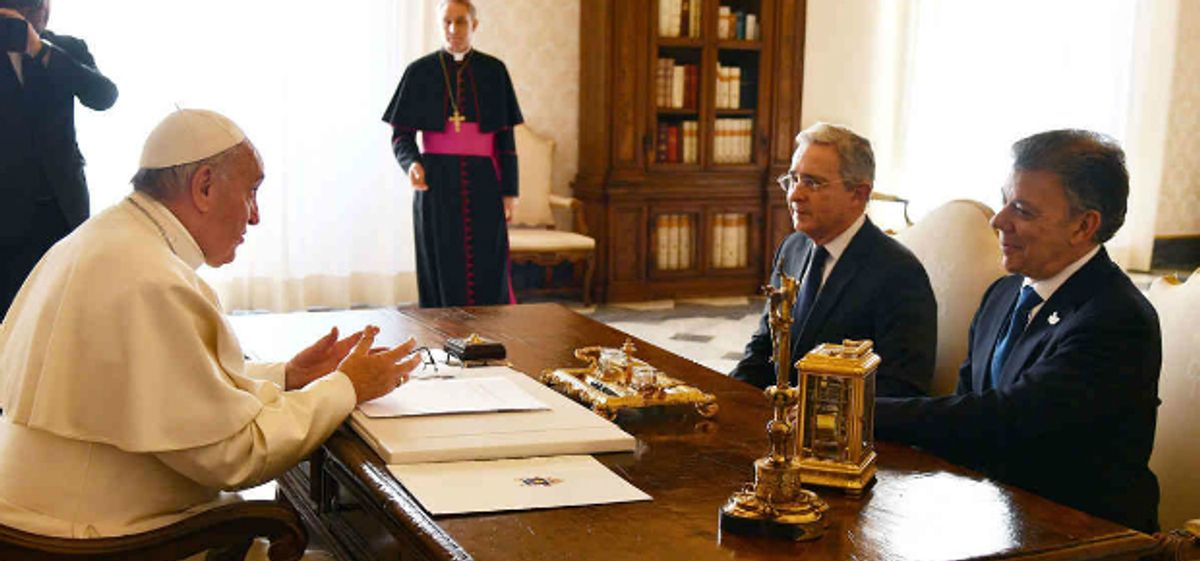 Antes de entrevistarse con el Papa Francisco, Uribe criticó sus posiciones sobre la paz