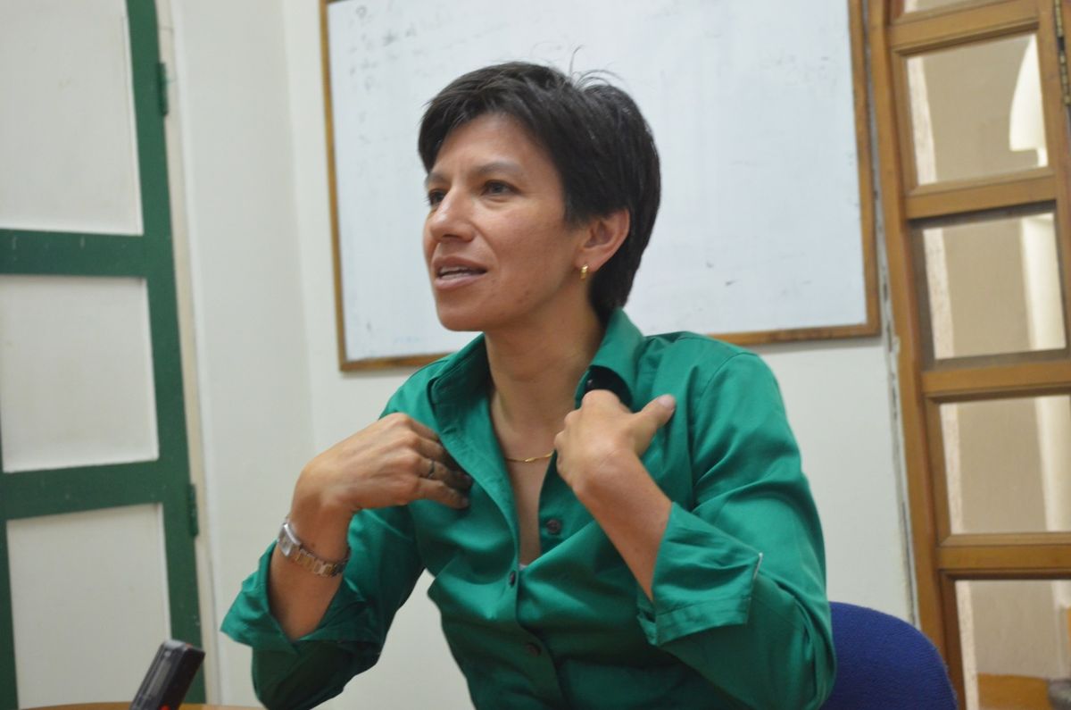 Claudia López denunció al senador Uribe por injuria y calumnia