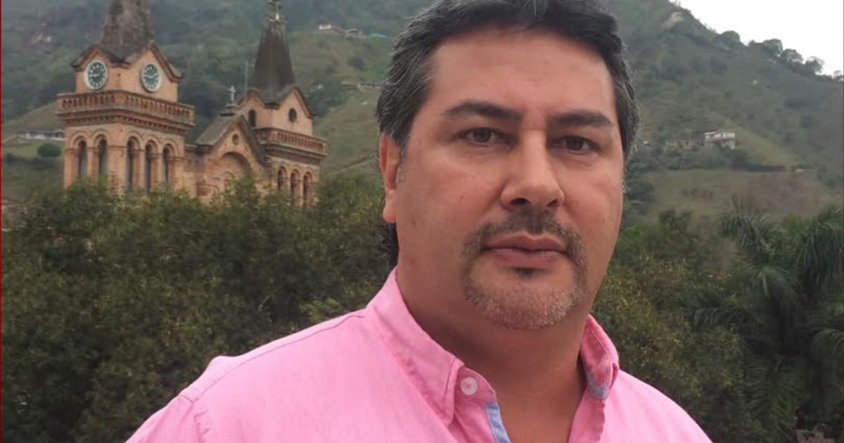 Alcalde de Barbosa en Antioquia protagoniza escándalo en un aparente estado de alicoramiento