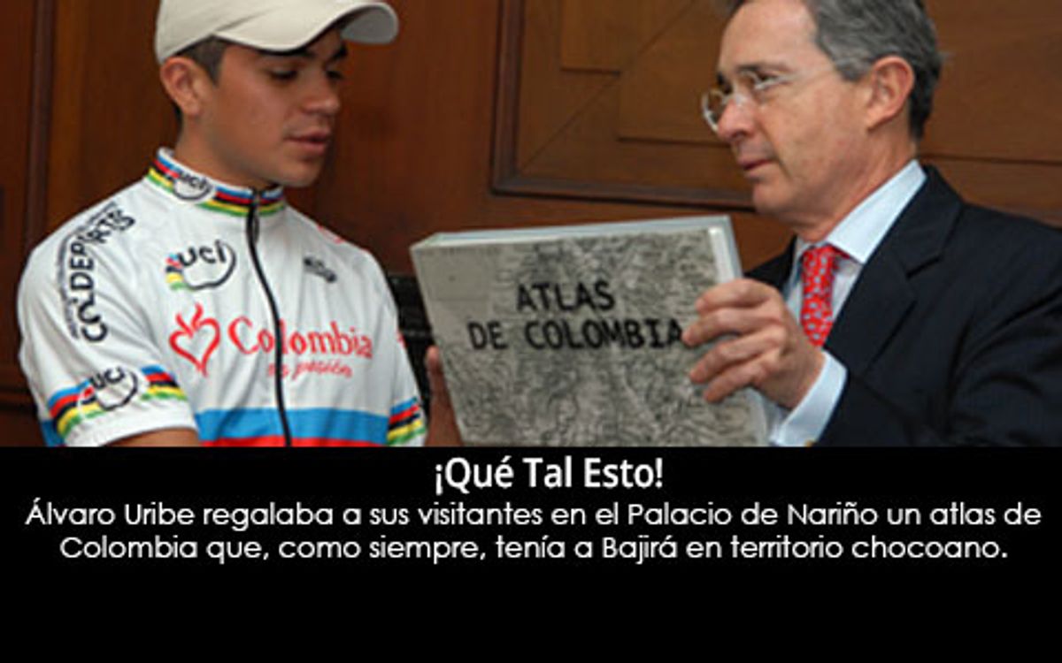 Álvaro Uribe regalaba atlas de Colombia que, como siempre, tenía a Bajirá en territorio chocoano