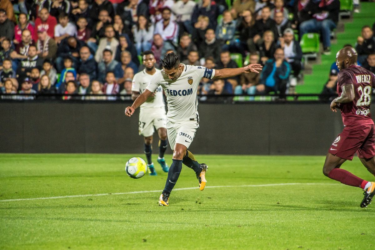 Imagen del día: Falcao marcó el gol de la victoria del Mónaco contra el FC Metz