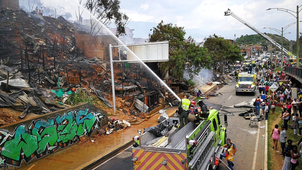 Imagen del día: Incendio en Moravia, al nororiente de Medellín