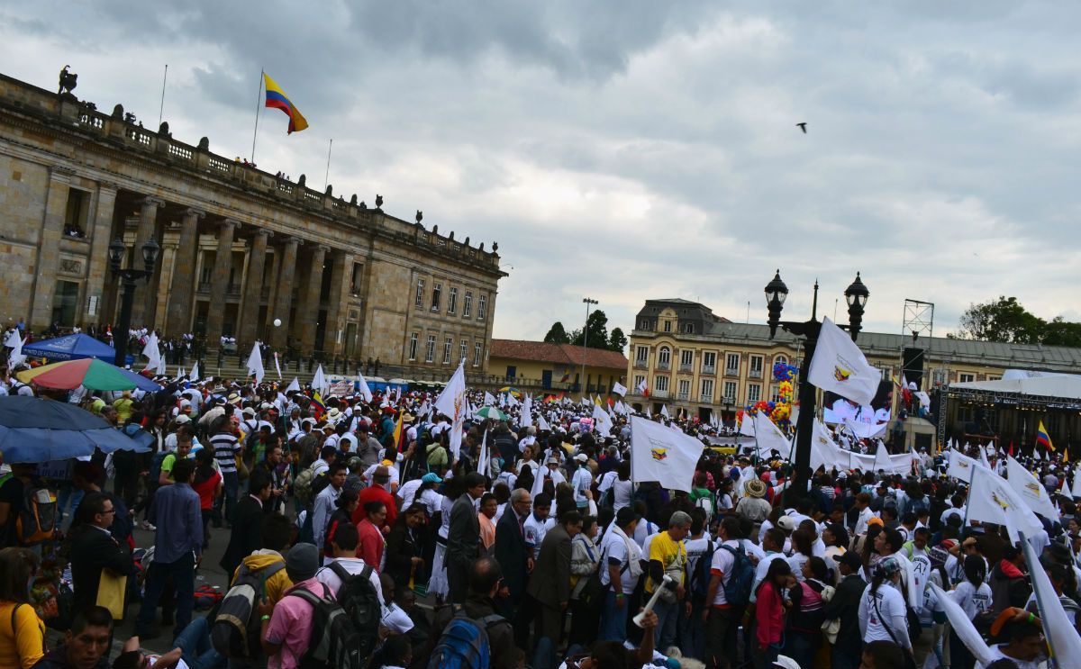 Paz marchas plaza de bolivar - JuanGris (Lucía Estévez) - Wikipedia (CC BY 3