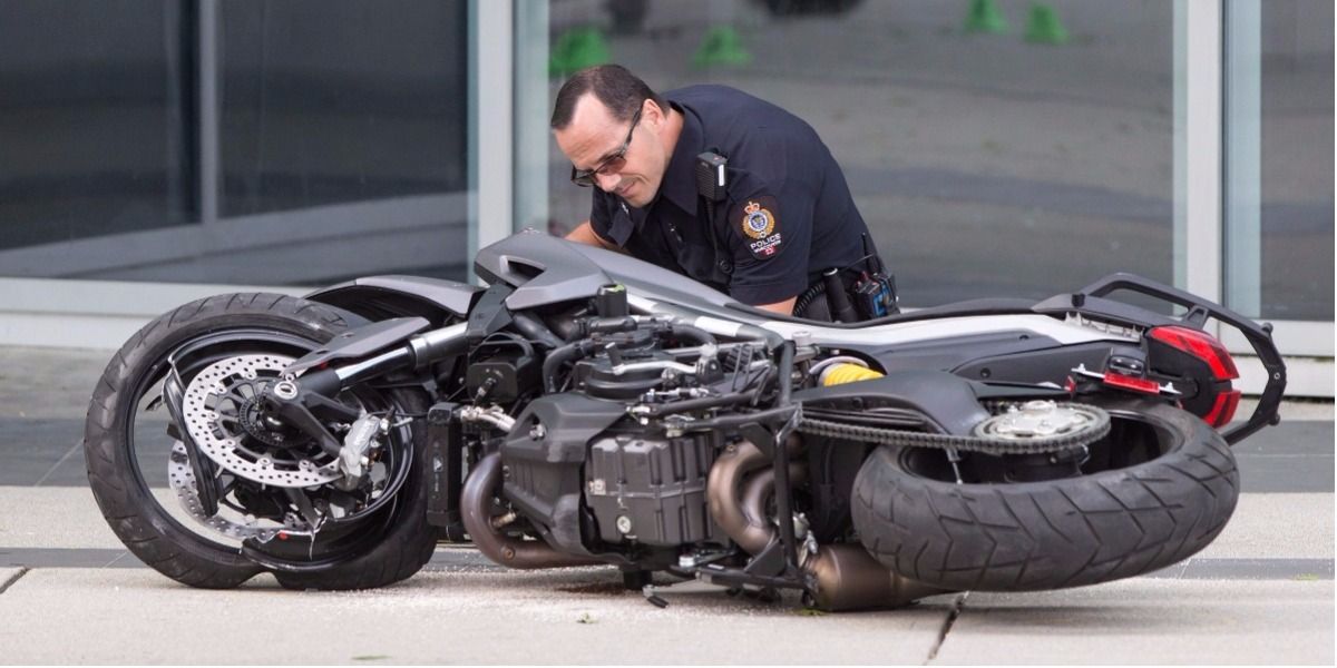 La motociclista murió en la filmación de una escena de acción.