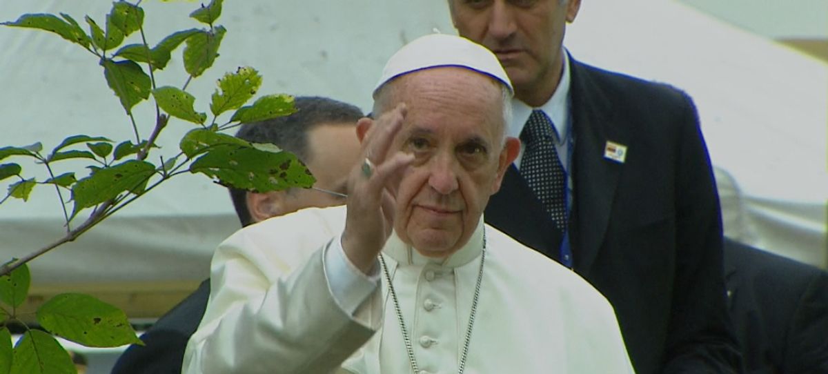 El Papa Francisco ya está llegando a Medellín