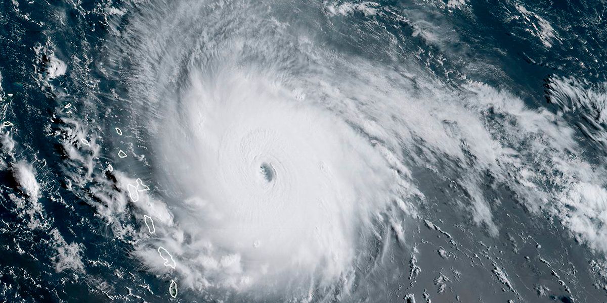 Irma se convierte en huracán de categoría 5