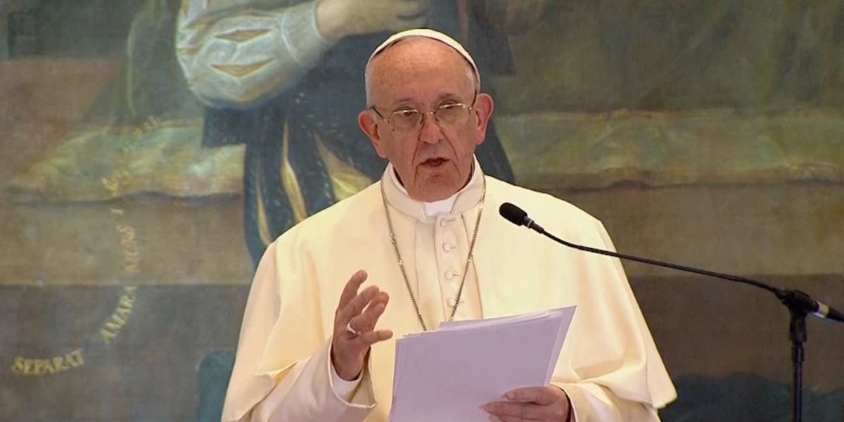 Papa vincula noticias falsas con codicia y sed de poder del ser humano