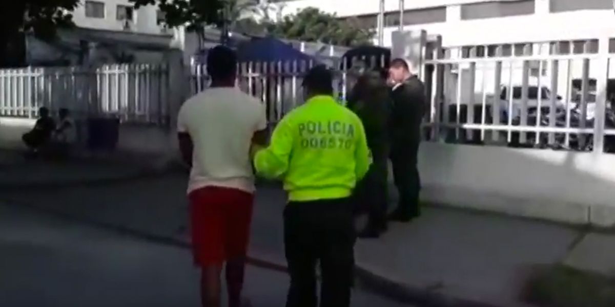 Cinco policías capturados en Antioquia por complicidad con grupos delincuenciales