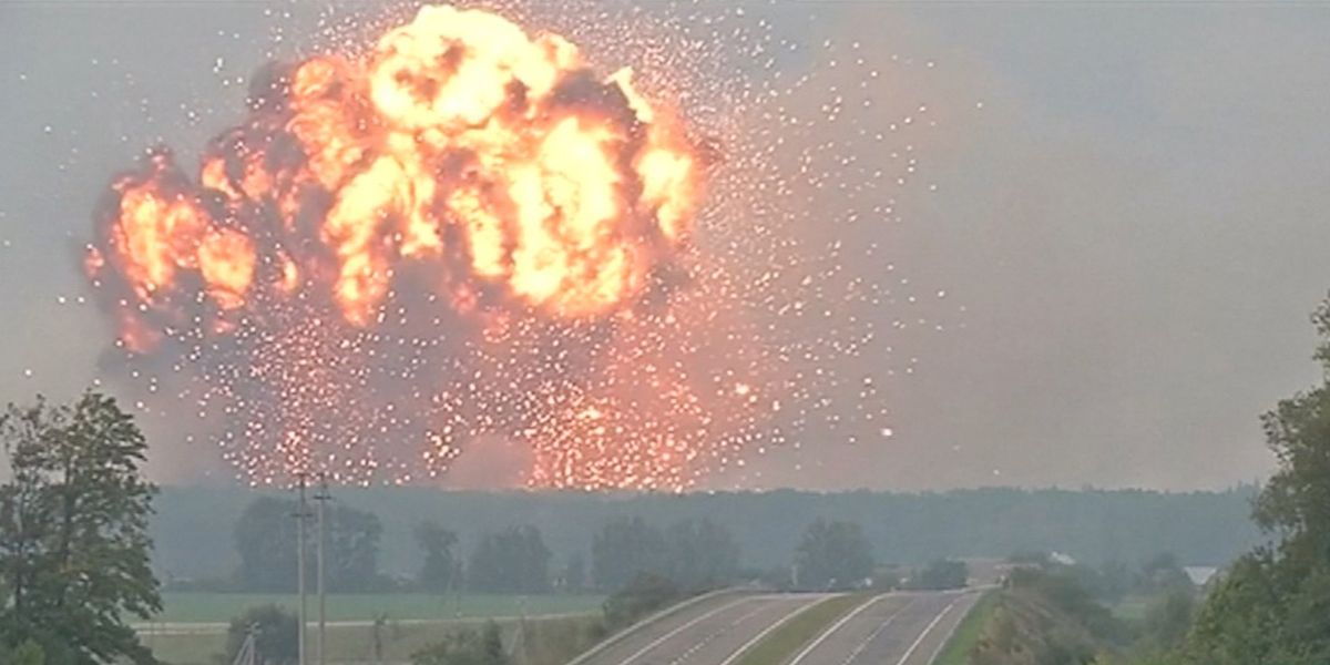 30.000 personas evacuadas en Ucrania por incendio en depósito militar