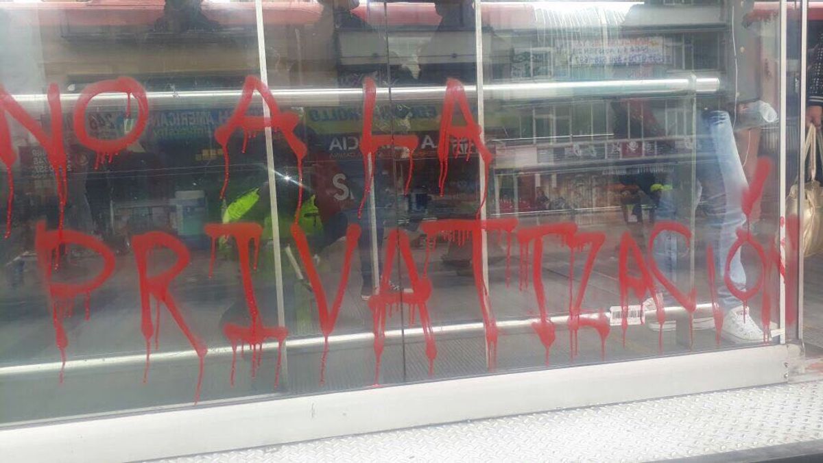 Protestas de estudiantes afectaron 15 estaciones de TransMilenio