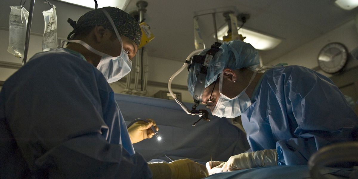 Avanza en Senado proyecto que regula las cirugías estéticas