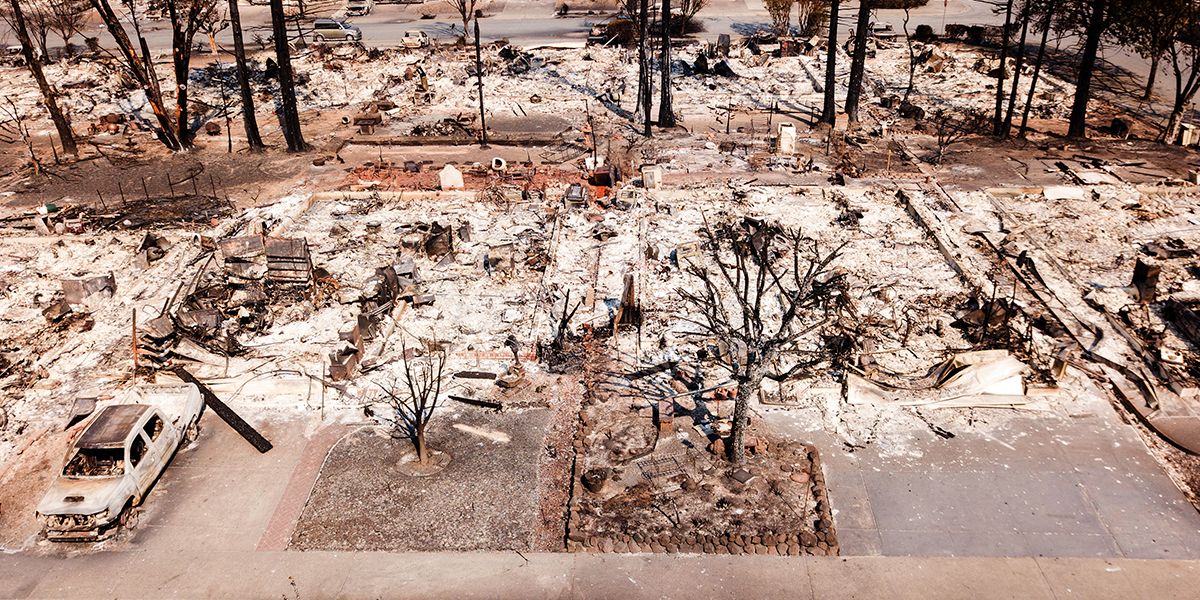 Incendios en California dejan al menos 21 muertos