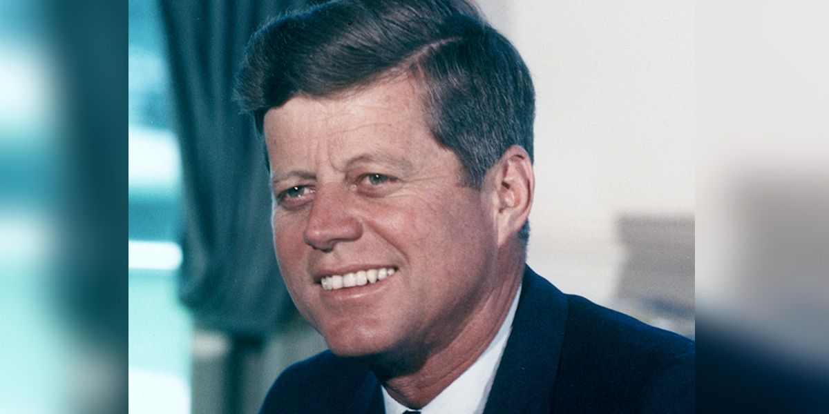 Trump avala publicación de casi 3000 archivos sobre muerte de John F. Kennedy