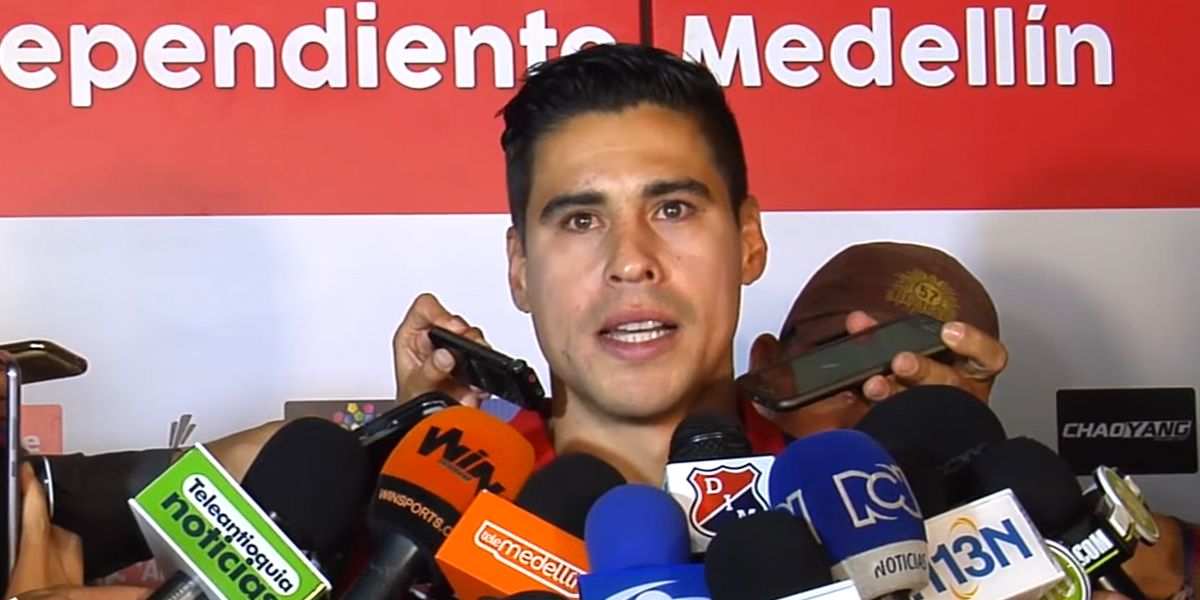 Con la voz entrecortada, Mao Molina anuncia que se retira del fútbol