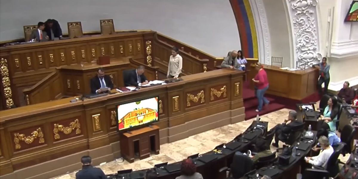 Parlamento venezolano declaró fraudulentas elecciones de gobernadores