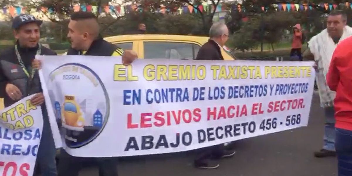 5 judicializados y más de 100 comparendos en paro de taxistas en Bogotá