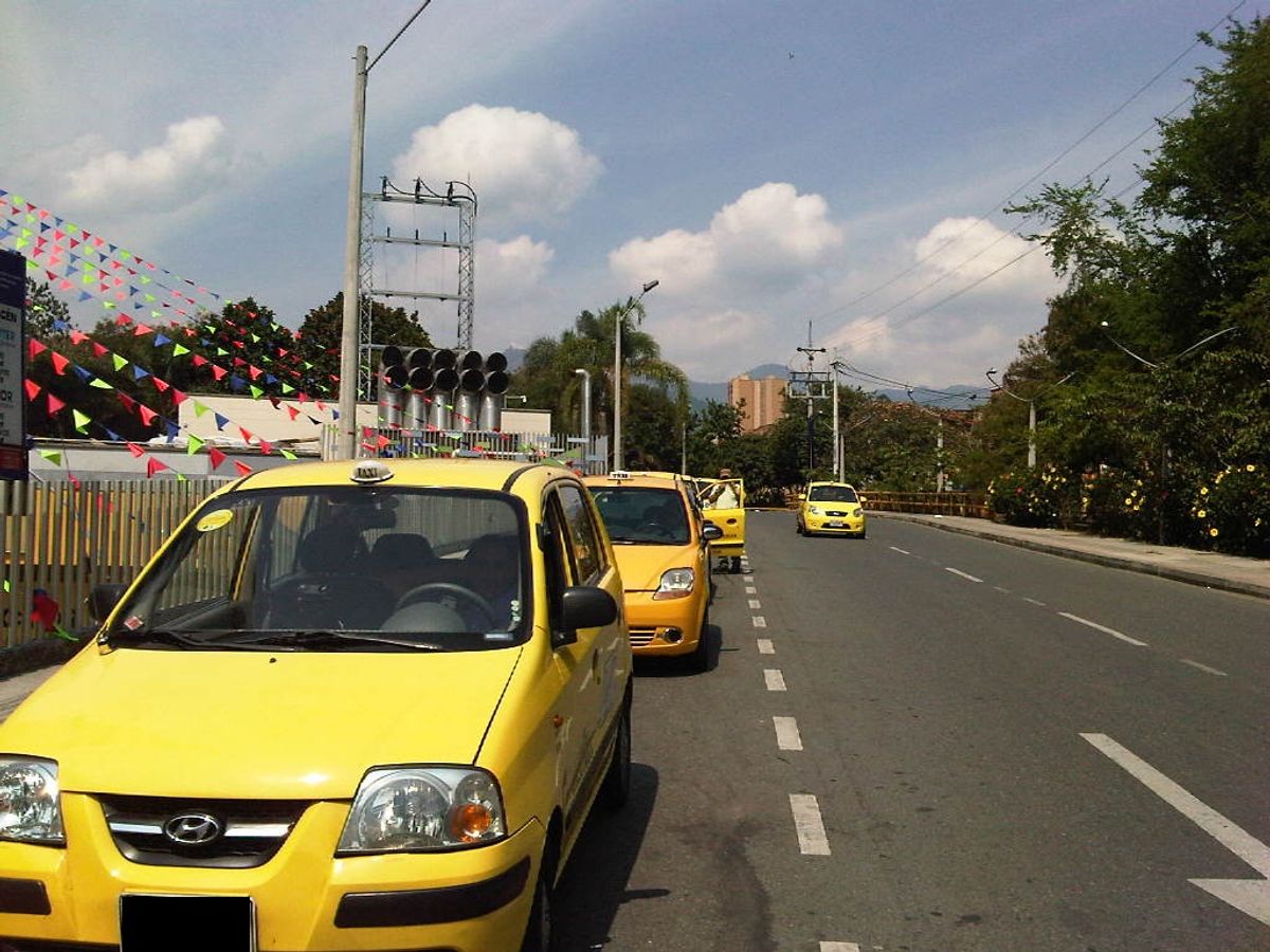 Ampliarían plazo para nueva plataforma de taxis en Bogotá