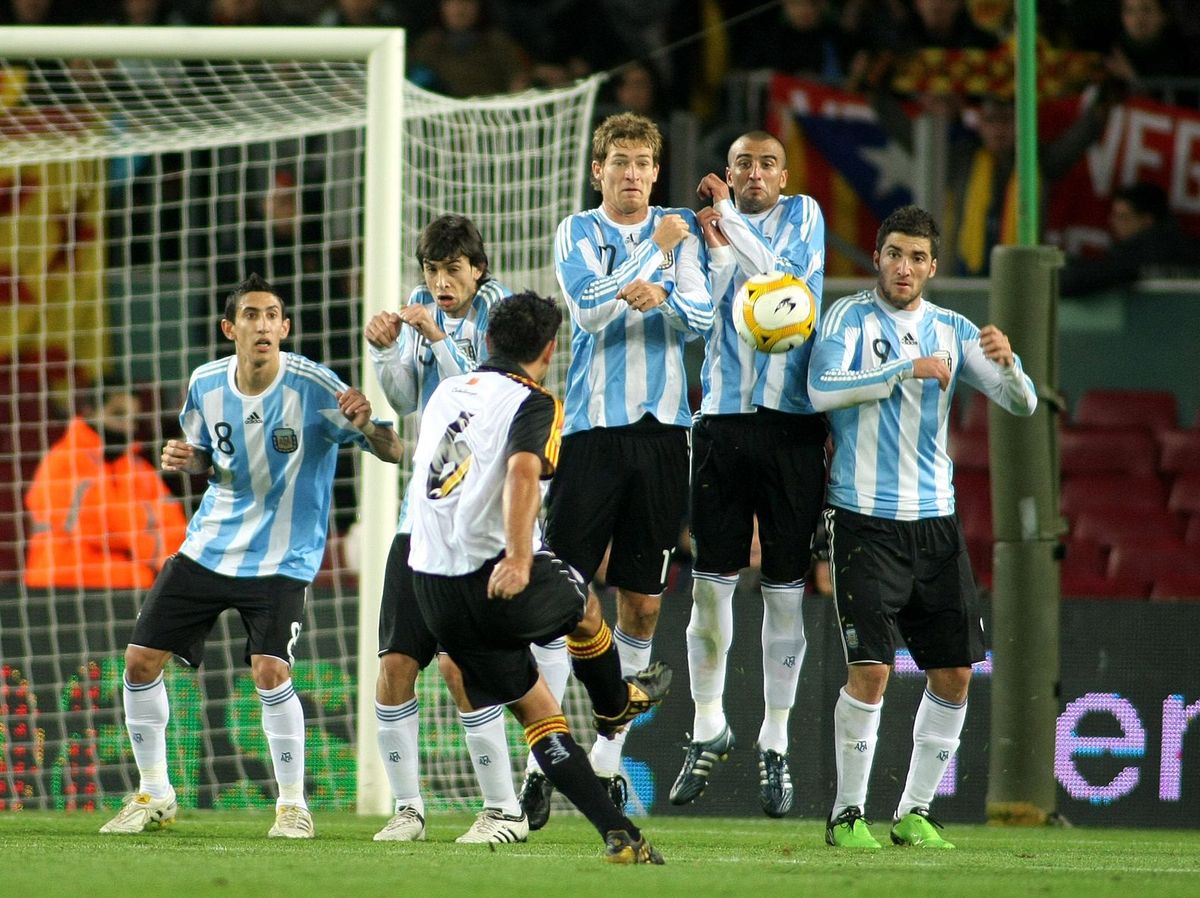 tiro libre directo e indirecto argentina fútbol - 123rf