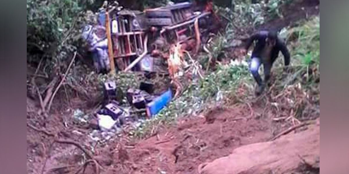 25 heridos en accidente de bus escalera en Neiva