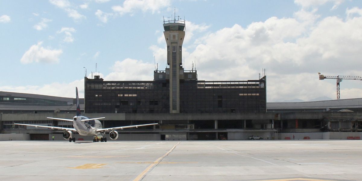 Se restablece suministro de energía en pista del aeropuerto El Dorado