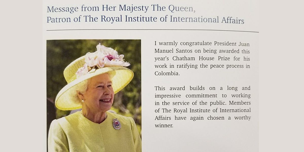 Reina de Inglaterra reconoce esfuerzo del pdte. Santos para terminar conflicto