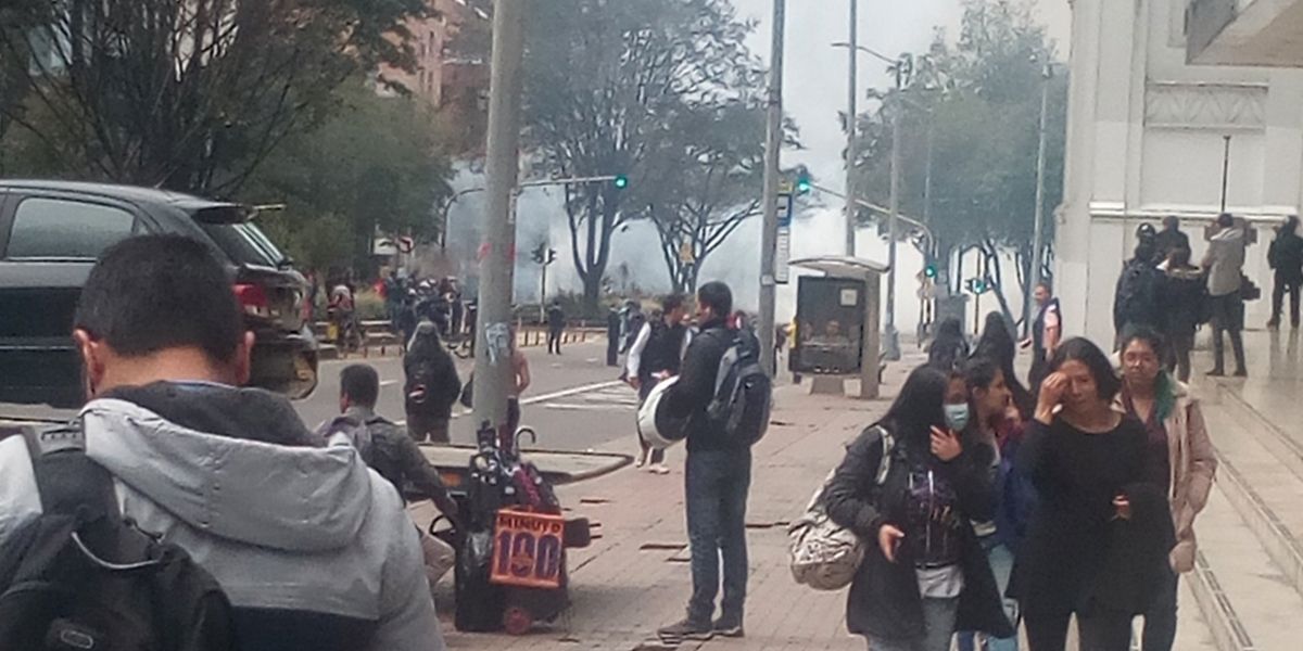 Cierre intermitente por disturbios cerca a la Universidad Pedagógica