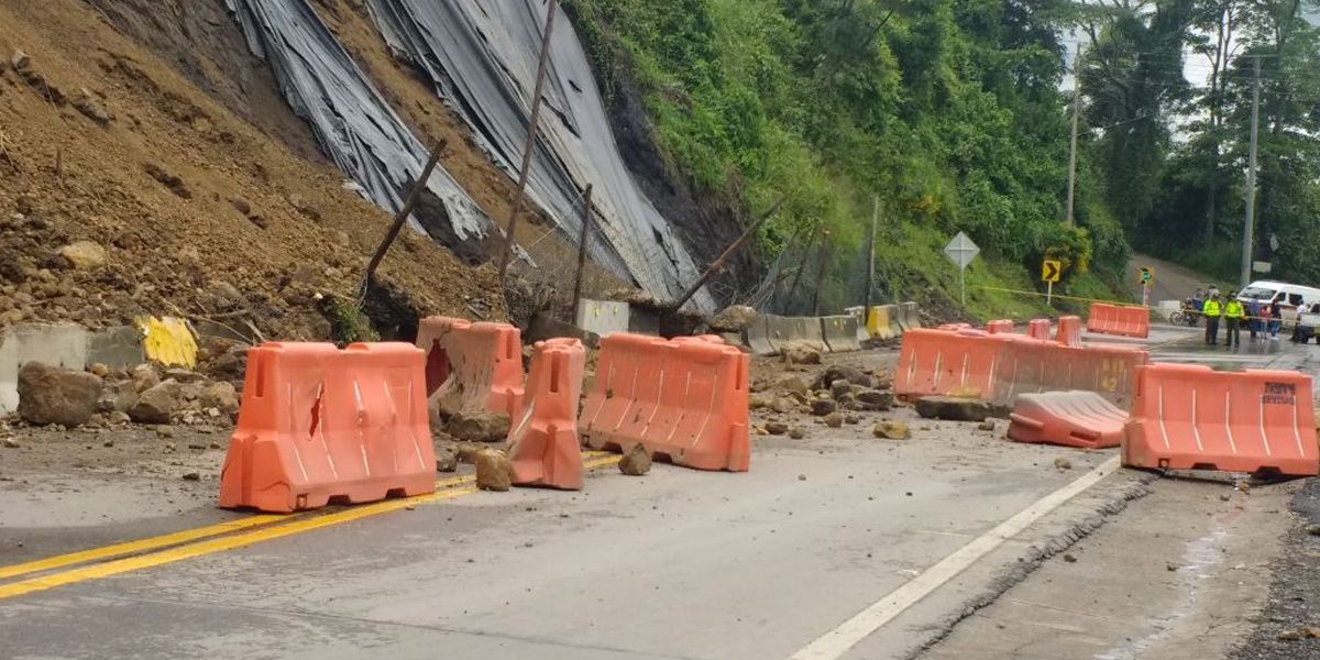 Cierran temporalmente la vía Bogotá – Girardot tras deslizamientos