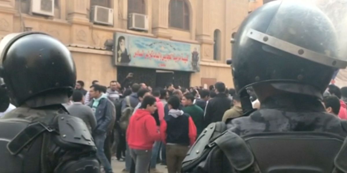 Aumentan a 10 los muertos tras ataque contra iglesia al sur de El Cairo