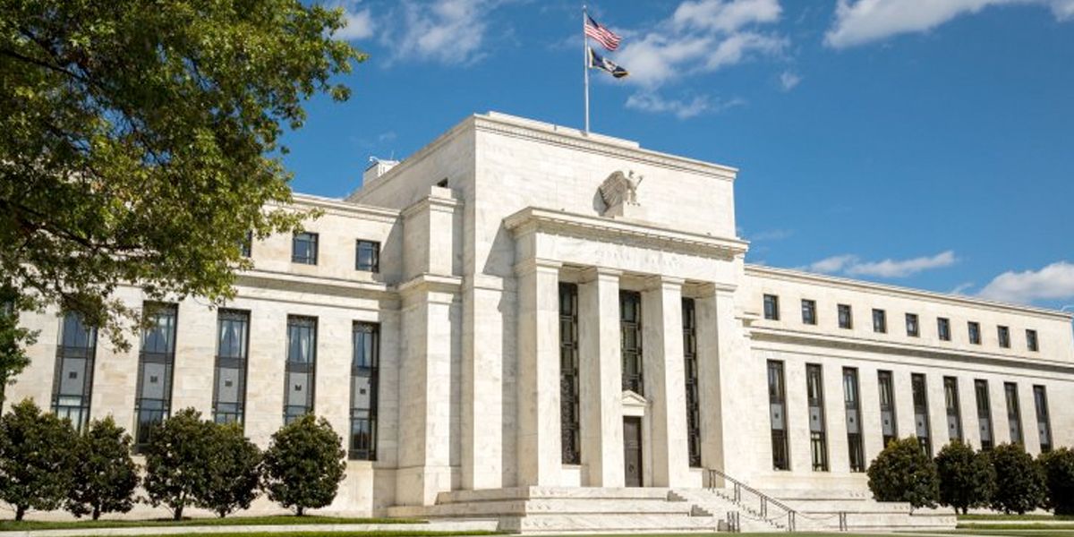 Reserva Federal elevó tasas de interés en su última reunión del año