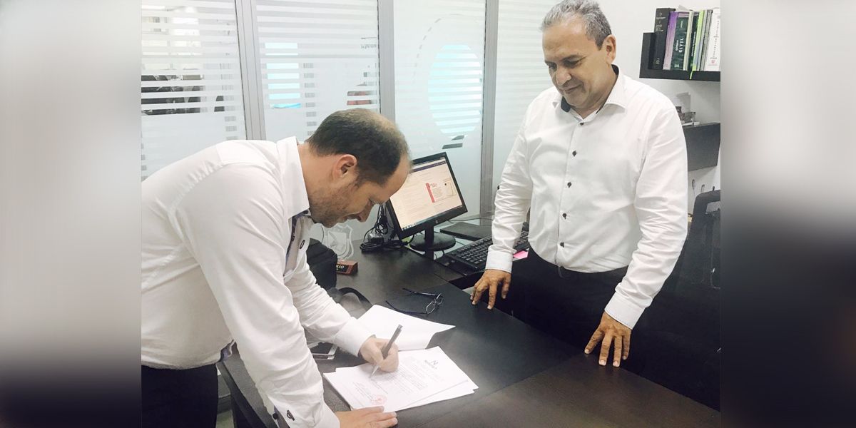 Viceministro Héctor Espinosa se posesiona como alcalde de Neiva