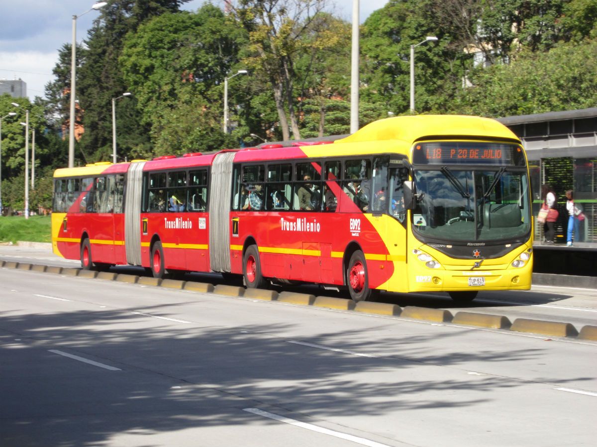 Bogota_TransMilenio_bus_biarticulado