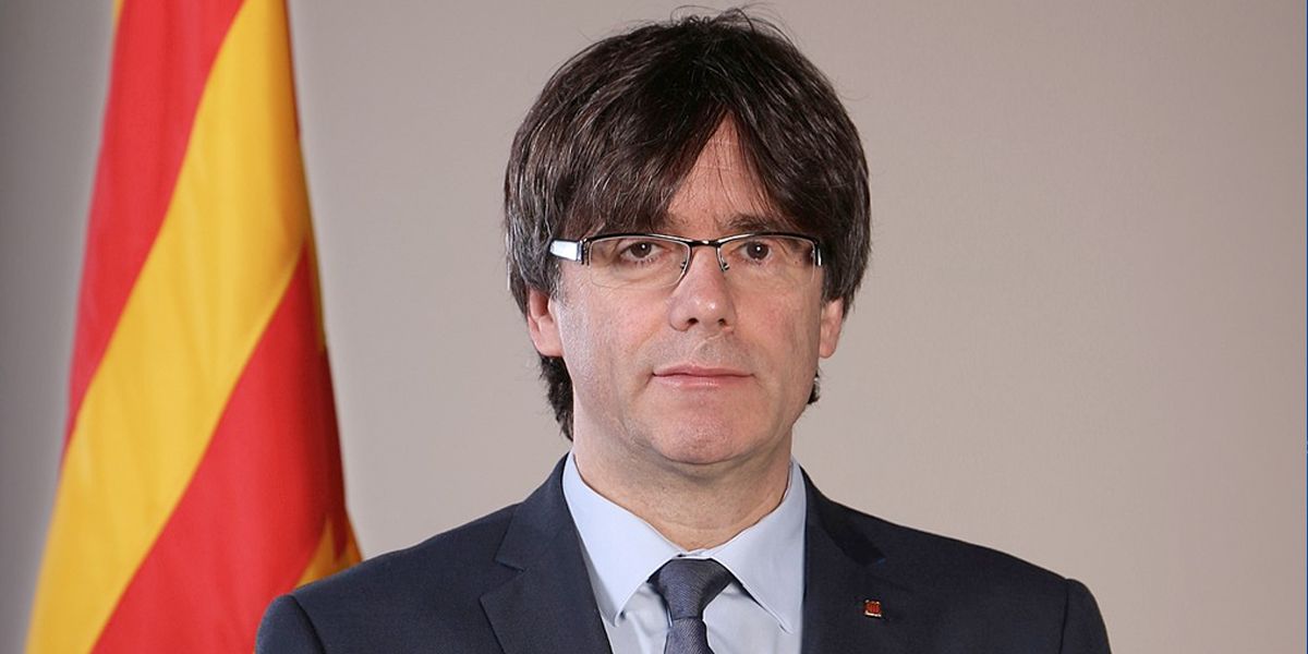 Puigdemont llegó a un acuerdo con partido proindependentista para buscar investidura