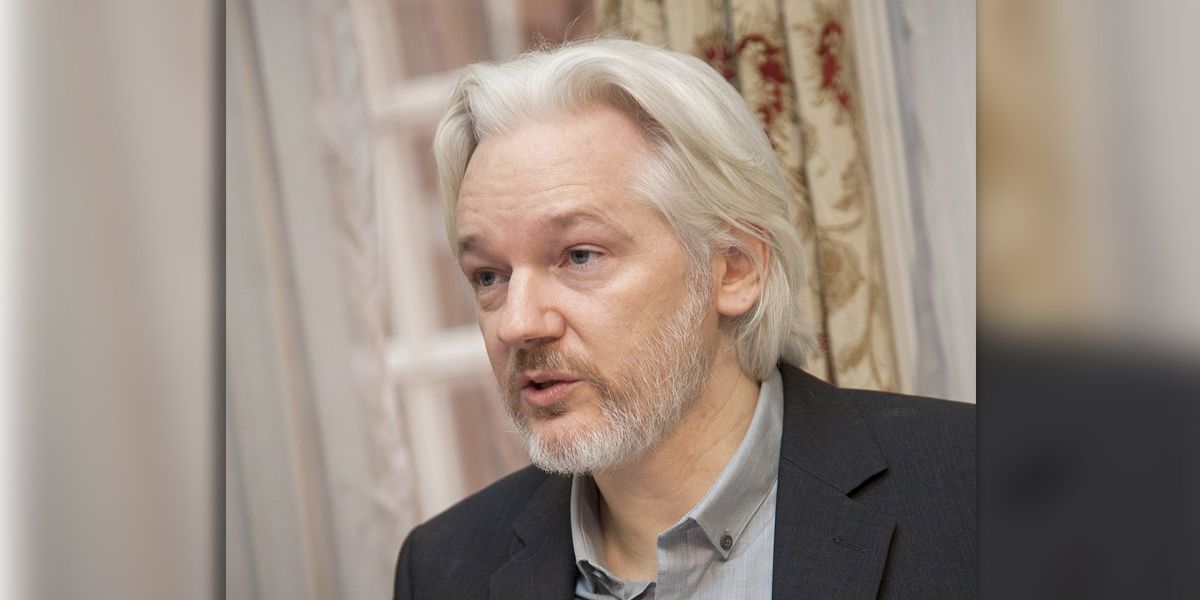 Julian Assange demanda a funcionarios de Ecuador