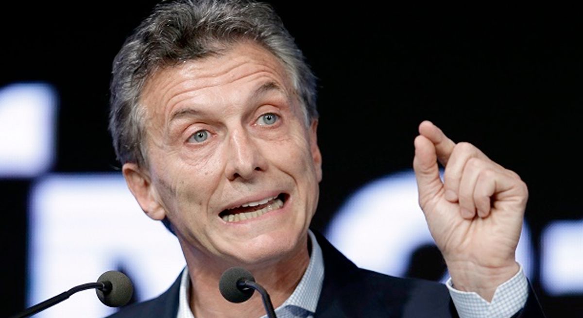 Macri anuncia medidas radicales para promover la austeridad en Argentina