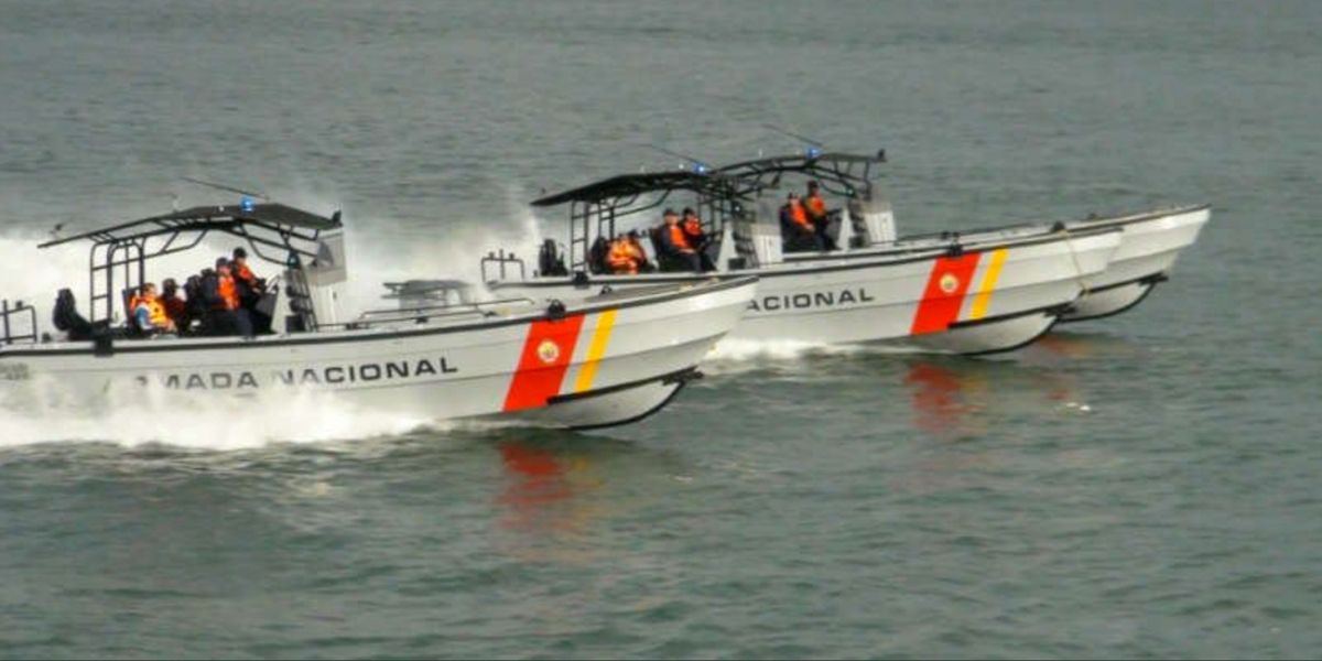 Armada Nacional rescata a 37 personas en aguas de Cartagena