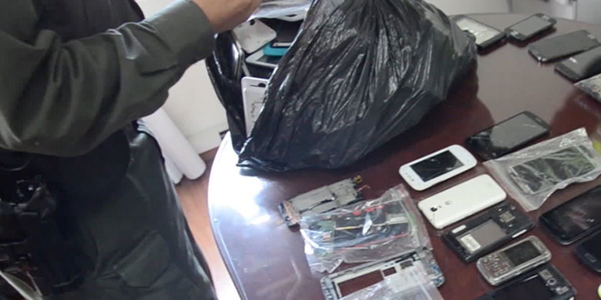 Incautan 679 celulares de contrabando en Medellín