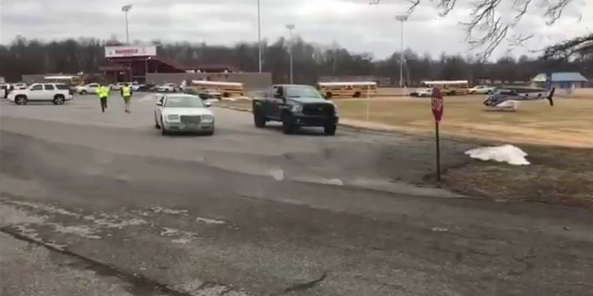 Al menos dos muertos y varios heridos en tiroteo de escuela en Kentucky